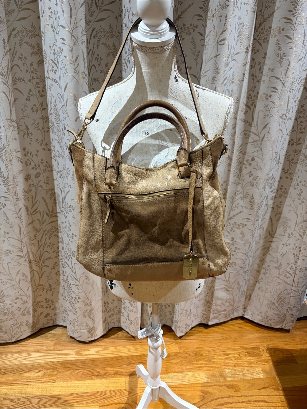 Vince Camuto Women’s Tan Leather Tote Bag with Shoulder Strap